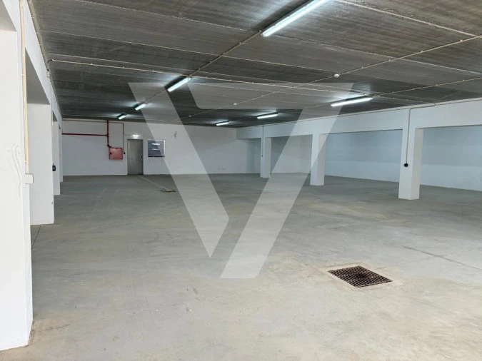 Armazém para Venda em Grijó e Sermonde Foto 20
