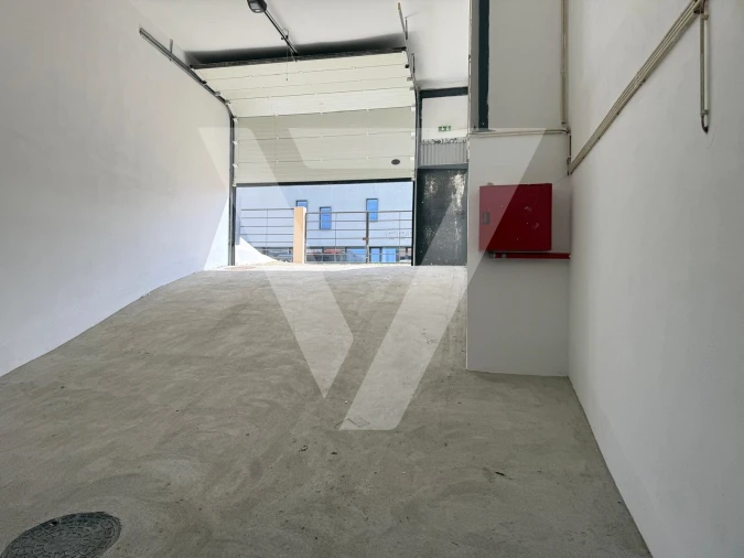 Armazém para Venda em Grijó e Sermonde Foto 22