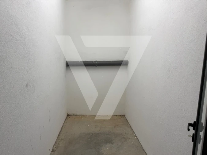 Armazém para Venda em Grijó e Sermonde Foto 24