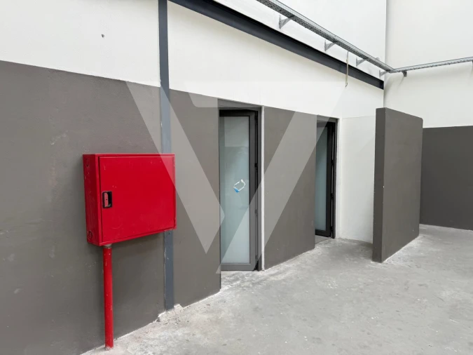 Armazém para Arrendamento em Grijó e Sermonde Foto 12