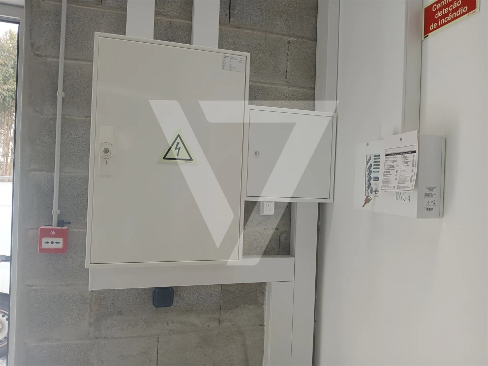 Armazém para Arrendamento em Rio Tinto Foto 13