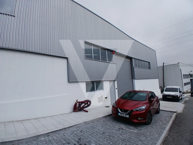 Armazém para Arrendamento em Rio Tinto Foto 2