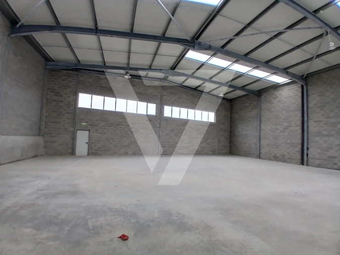 Armazém para Arrendamento em Rio Tinto Foto 32