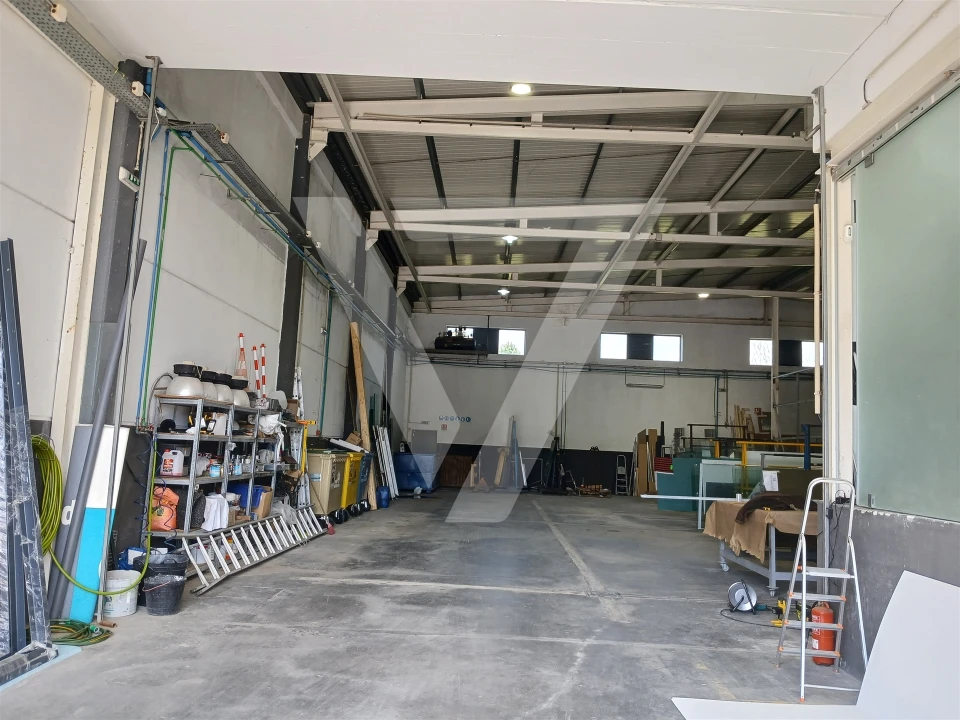 Armazém para Venda em Baguim do Monte (Rio Tinto) Foto 6