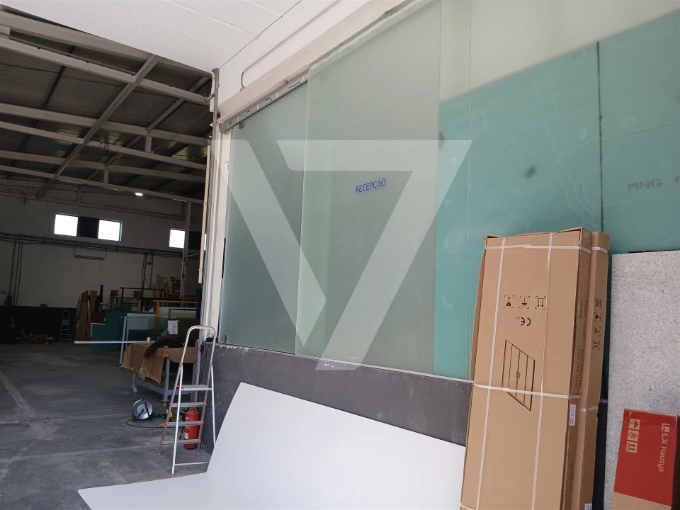 Armazém para Venda em Baguim do Monte (Rio Tinto) Foto 9