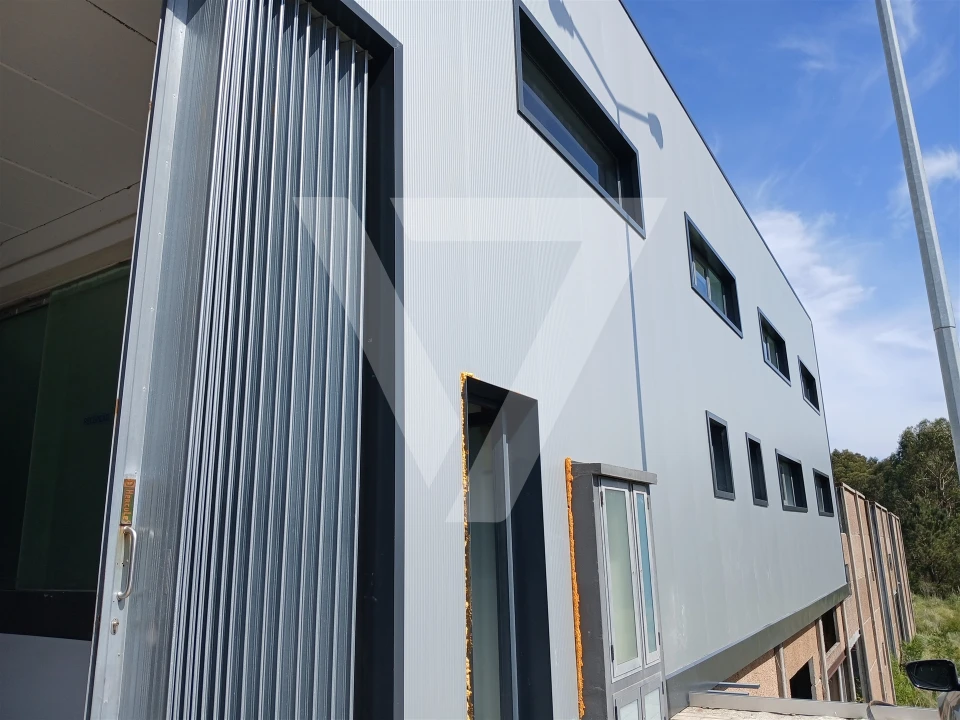 Armazém para Venda em Baguim do Monte (Rio Tinto) Foto 2