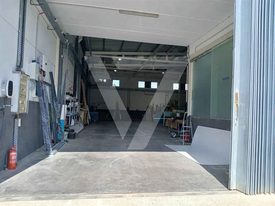 Armazém para Venda em Baguim do Monte (Rio Tinto) Foto 7