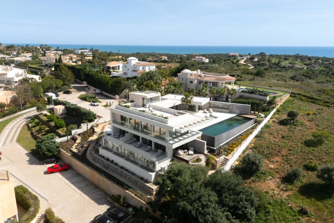 Moradia T4 para Venda em Estômbar e Parchal Foto 4