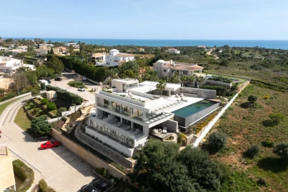 Moradia T4 para Venda em Estômbar e Parchal