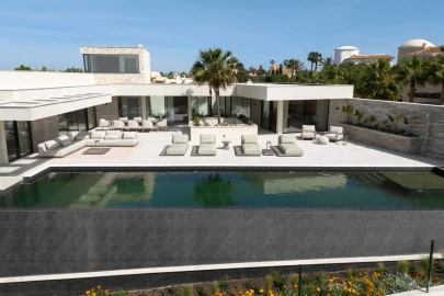 Moradia T4 para Venda em Estômbar e Parchal