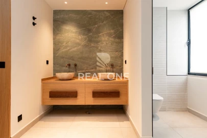 Moradia T4 para Venda em Estômbar e Parchal