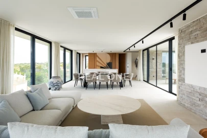 Moradia T4 para Venda em Estômbar e Parchal