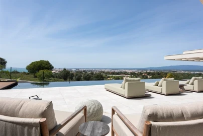 Moradia T4 para Venda em Estômbar e Parchal