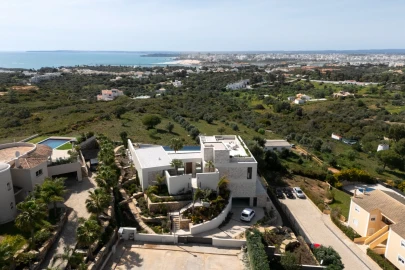 Moradia T4 para Venda em Estômbar e Parchal