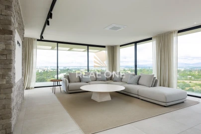 Moradia T4 para Venda em Estômbar e Parchal