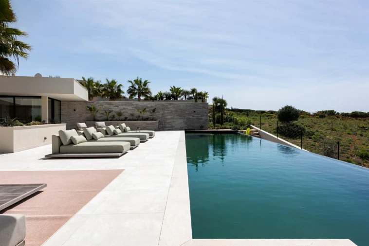 Moradia T4 para Venda em Estômbar e Parchal Foto 7