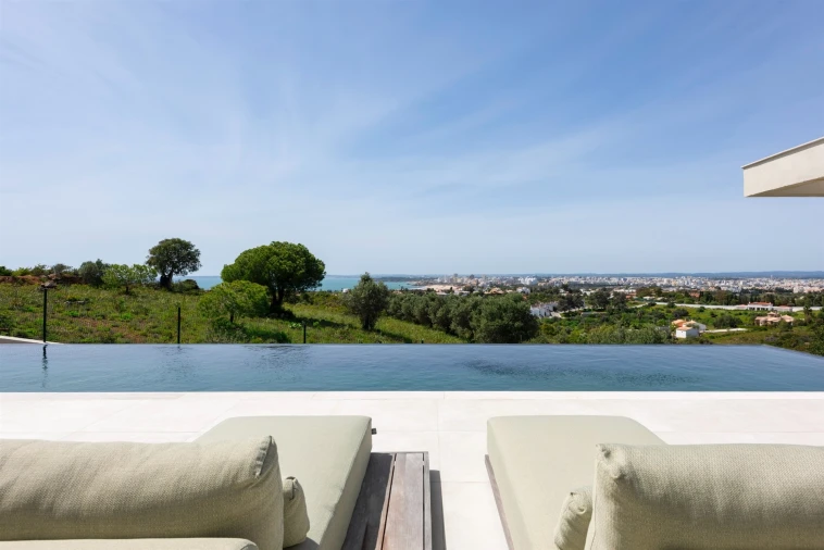 Moradia T4 para Venda em Estômbar e Parchal Foto 12