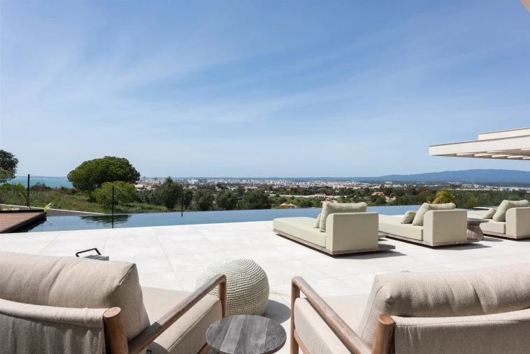 Moradia T4 para Venda em Estômbar e Parchal Foto 10