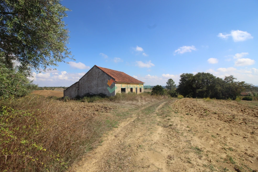 Quinta T0 para Venda em Casével e Vaqueiros Foto 1