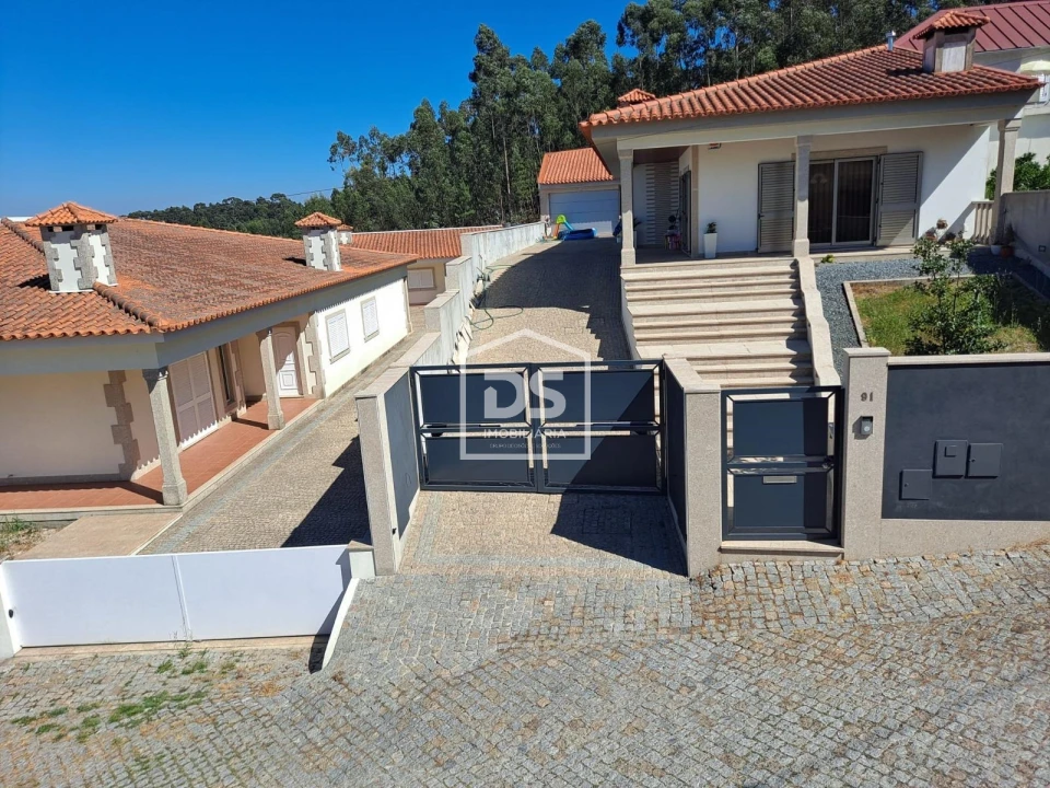 Moradia T3 para Venda em Duas Igrejas Foto 32