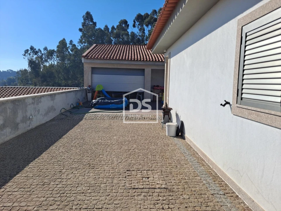 Moradia T3 para Venda em Duas Igrejas Foto 33