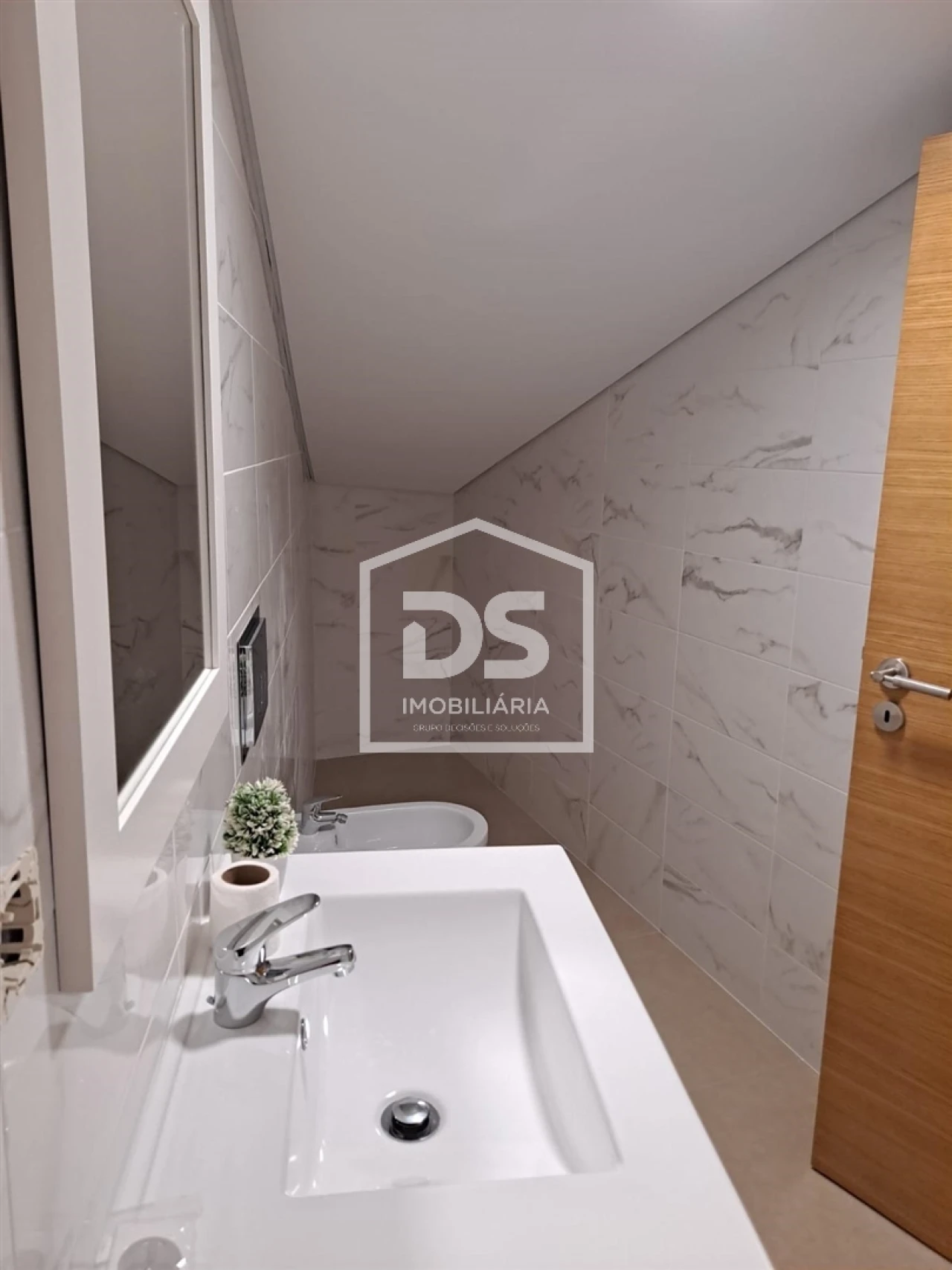 Moradia T3 para Venda em Duas Igrejas Foto 27