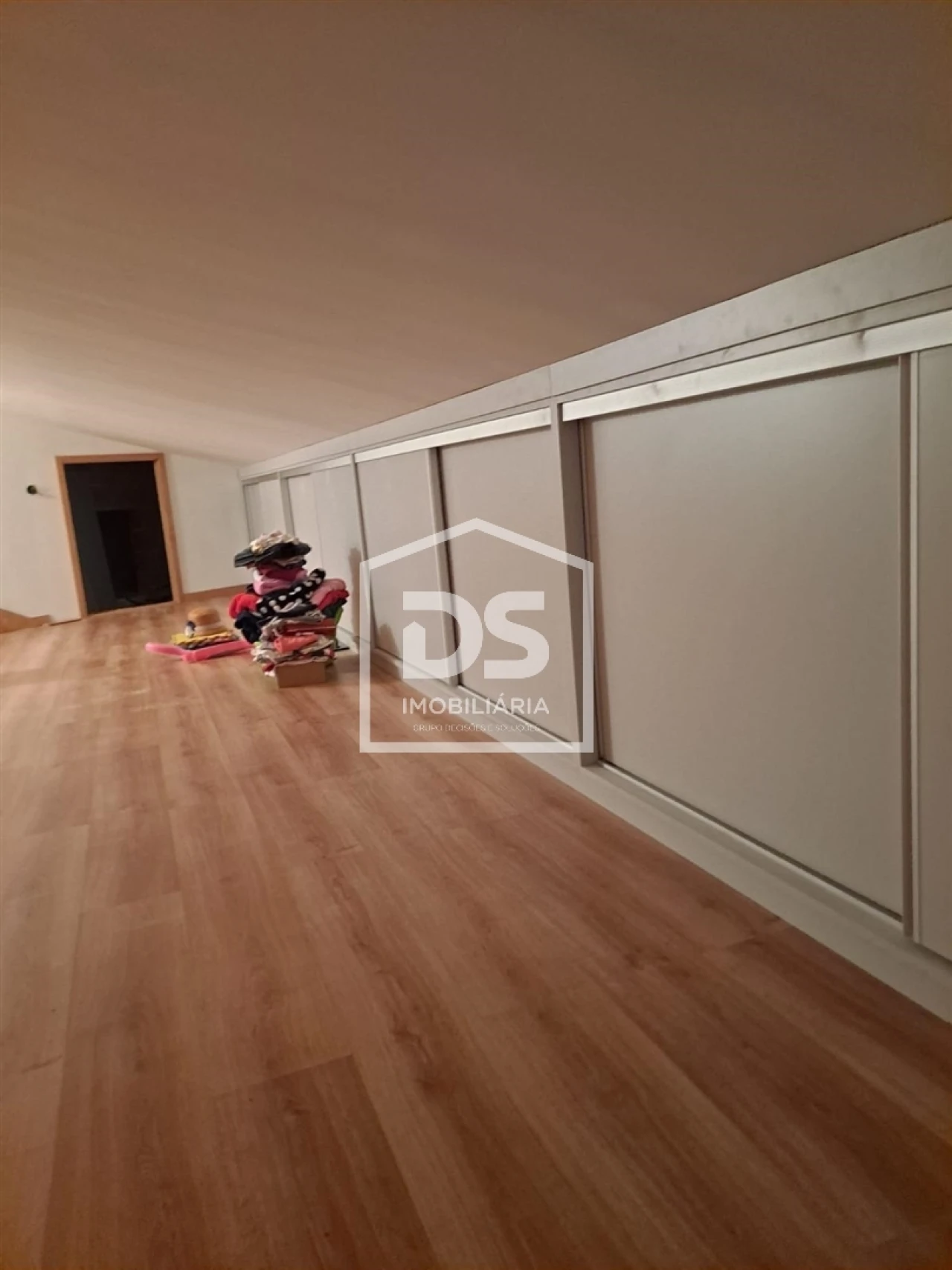 Moradia T3 para Venda em Duas Igrejas Foto 17