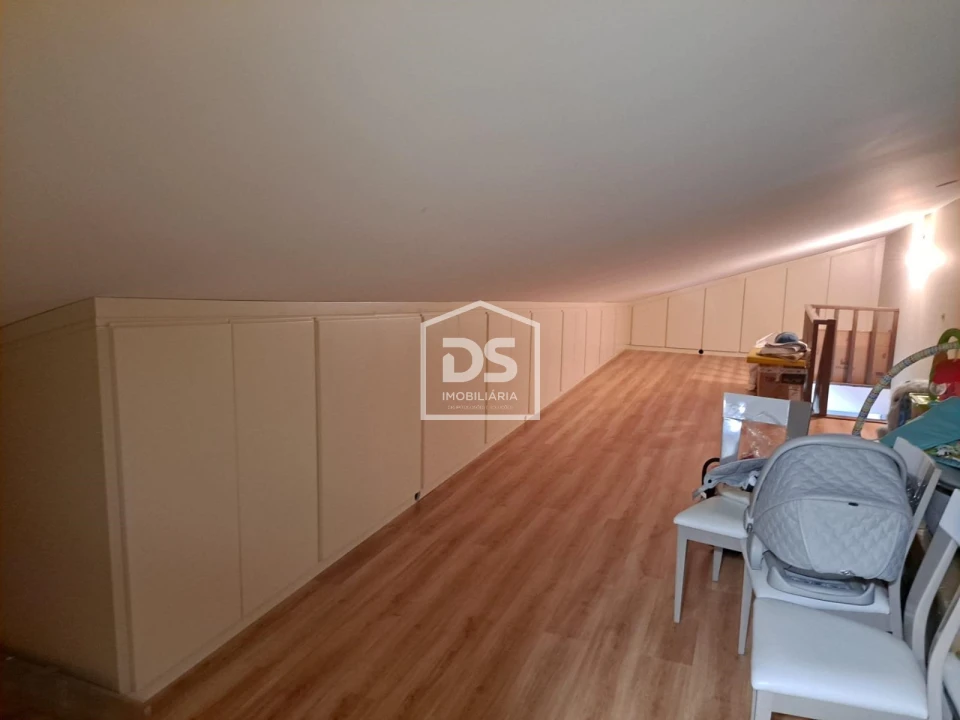 Moradia T3 para Venda em Duas Igrejas Foto 31