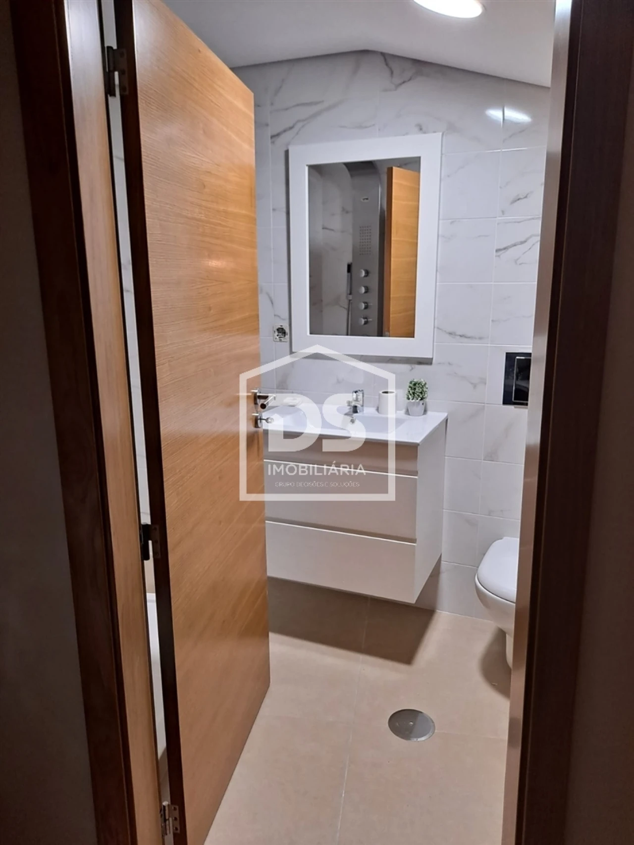 Moradia T3 para Venda em Duas Igrejas Foto 9