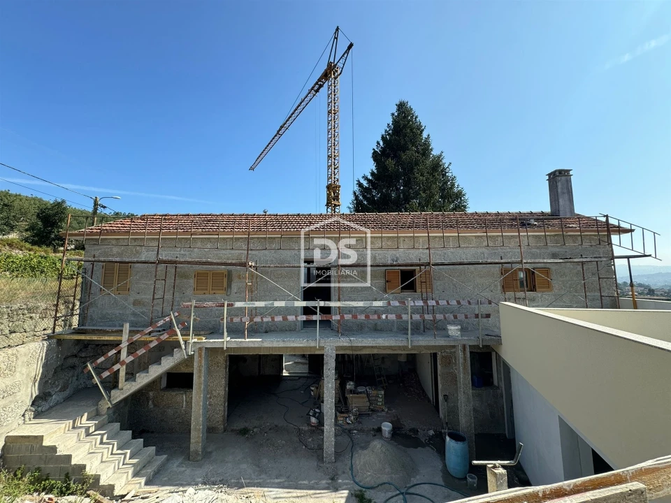 Moradia T4 para Venda em Paredes Foto 2