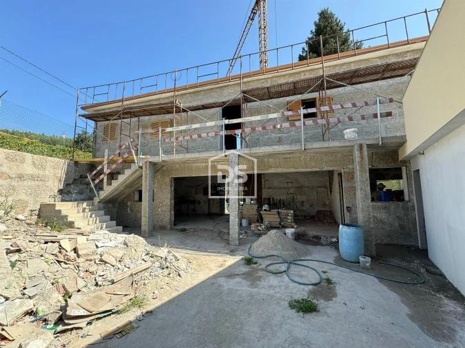 Moradia T4 para Venda em Paredes Foto 3