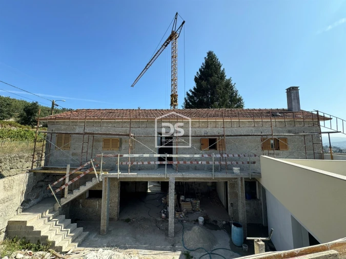 Moradia T4 para Venda em Paredes