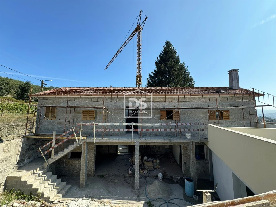 Moradia T4 para Venda em Paredes Foto 1