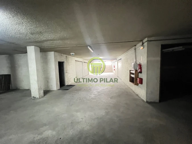 Garagem para Venda em Sé, Santa Maria e Meixedo Foto 8
