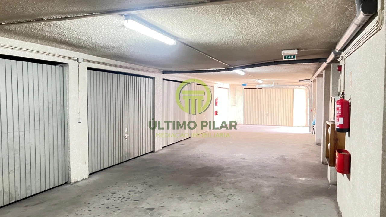 Garagem para Venda em Sé, Santa Maria e Meixedo Foto 11