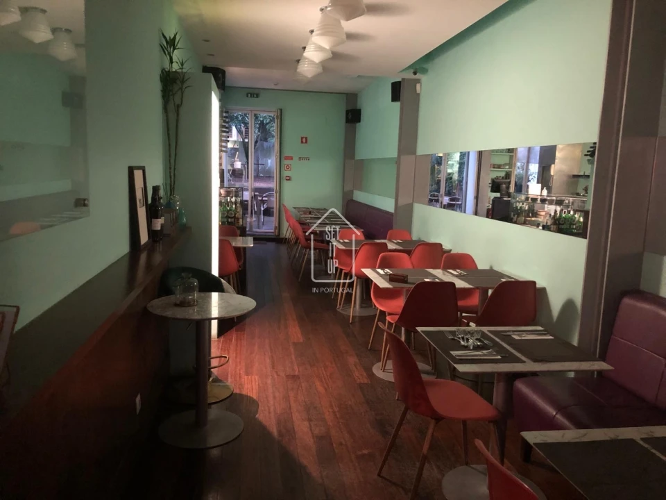 Moradia T0 para Venda em Lordelo do Ouro e Massarelos Foto 3