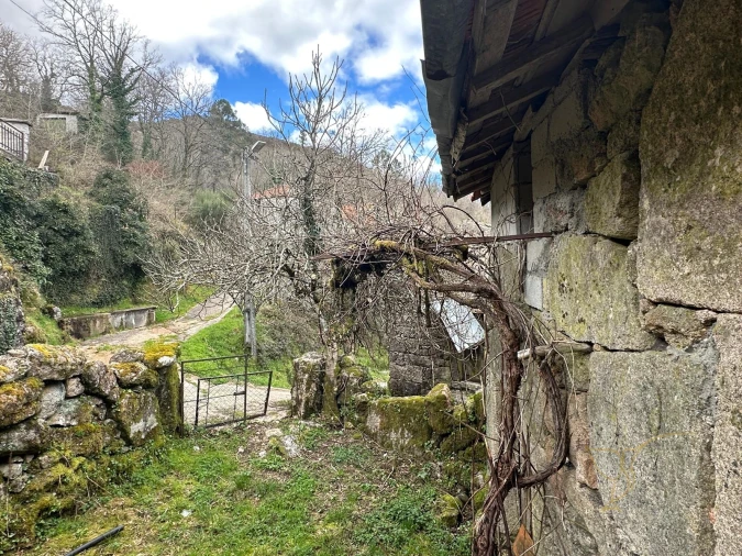 Moradia T0 para Venda em Castro Laboreiro e Lamas de Mouro Foto 9