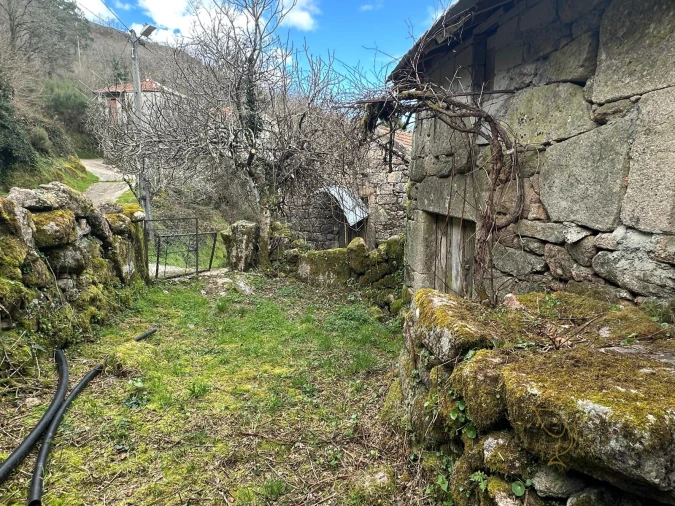 Moradia T0 para Venda em Castro Laboreiro e Lamas de Mouro Foto 4