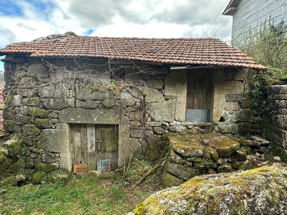 Moradia T0 para Venda em Castro Laboreiro e Lamas de Mouro Foto 2