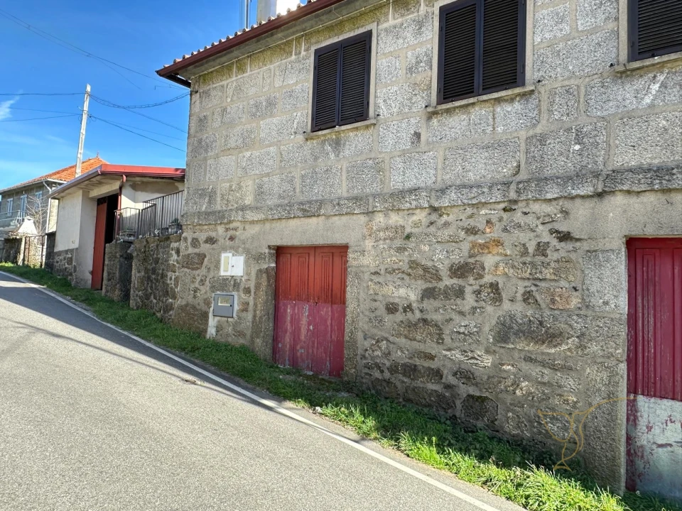 Moradia T3 para Venda em Castro Laboreiro e Lamas de Mouro Foto 2