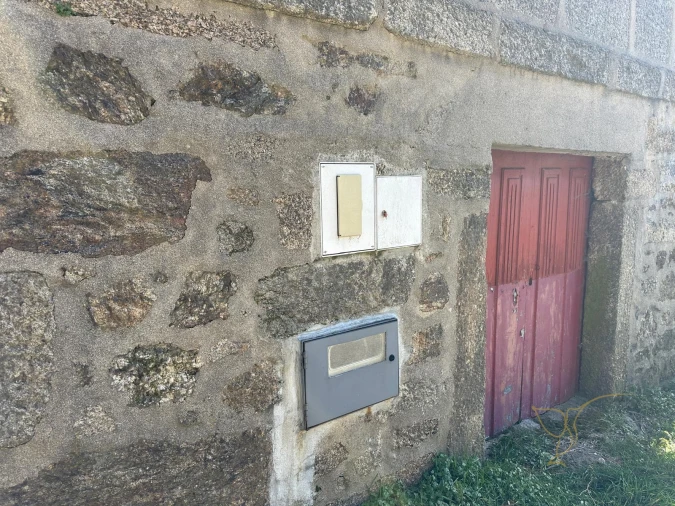 Moradia T3 para Venda em Castro Laboreiro e Lamas de Mouro Foto 3