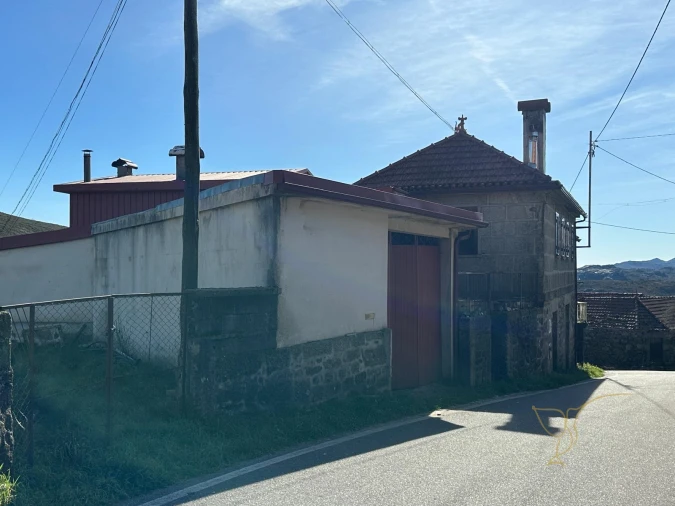 Moradia T3 para Venda em Castro Laboreiro e Lamas de Mouro Foto 5