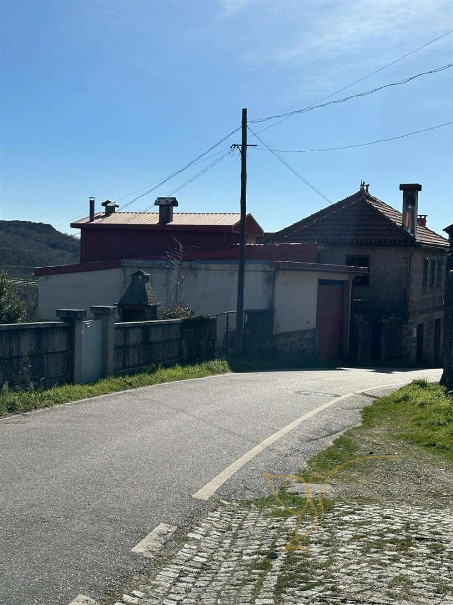 Moradia T3 para Venda em Castro Laboreiro e Lamas de Mouro Foto 6