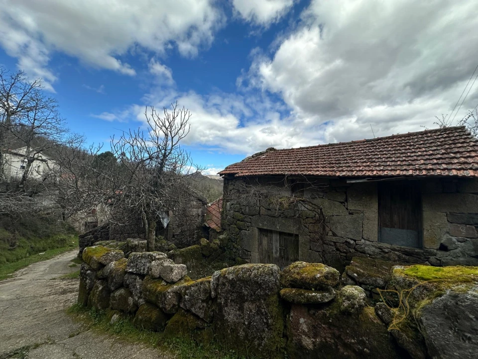 Moradia T0 para Venda em Castro Laboreiro e Lamas de Mouro Foto 21