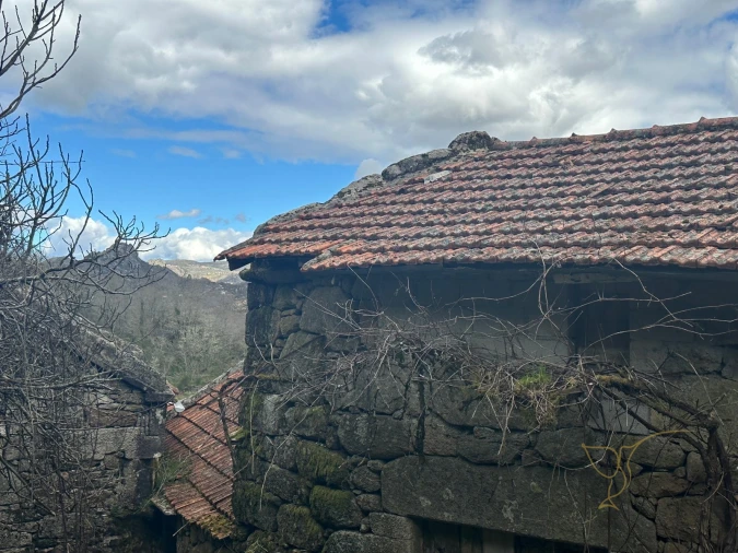 Moradia T0 para Venda em Castro Laboreiro e Lamas de Mouro Foto 22