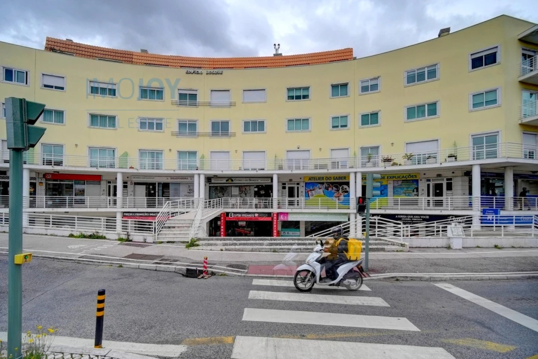 Loja para Venda em Falagueira-Venda Nova Foto 4
