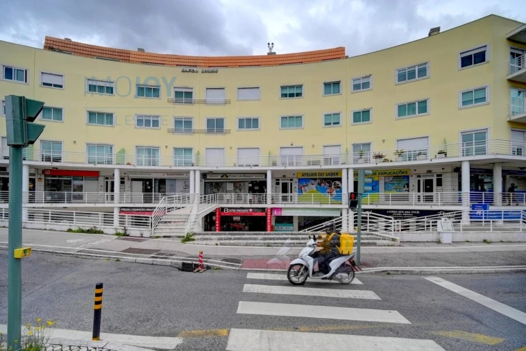 Loja para Venda em Falagueira-Venda Nova Foto 4