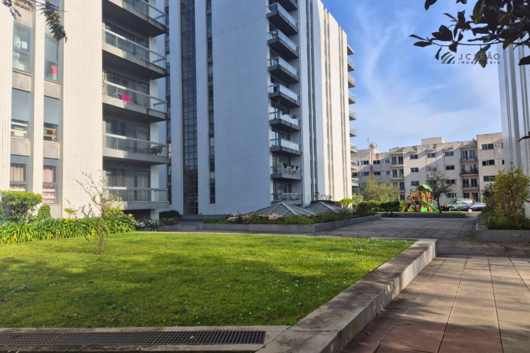 Apartamento T2 para Venda em Moreira Foto 46