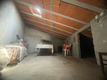 Moradia T4 para Venda em Melo e Nabais