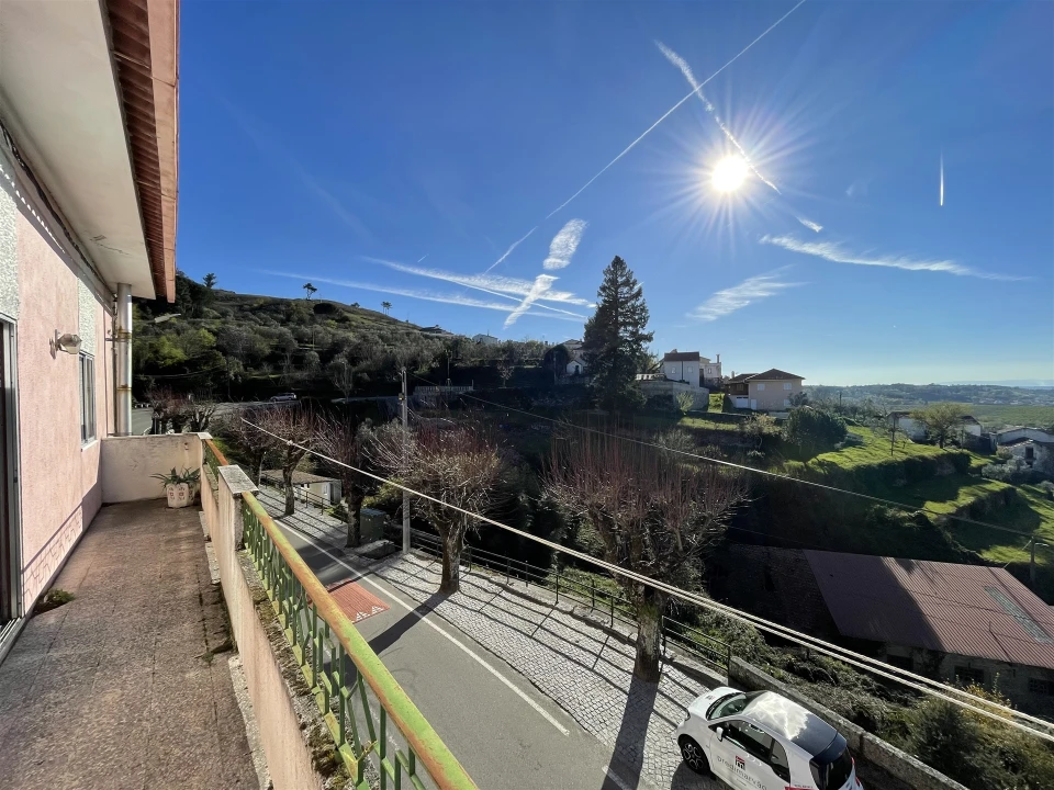 Moradia T4 para Venda em Melo e Nabais Foto 3